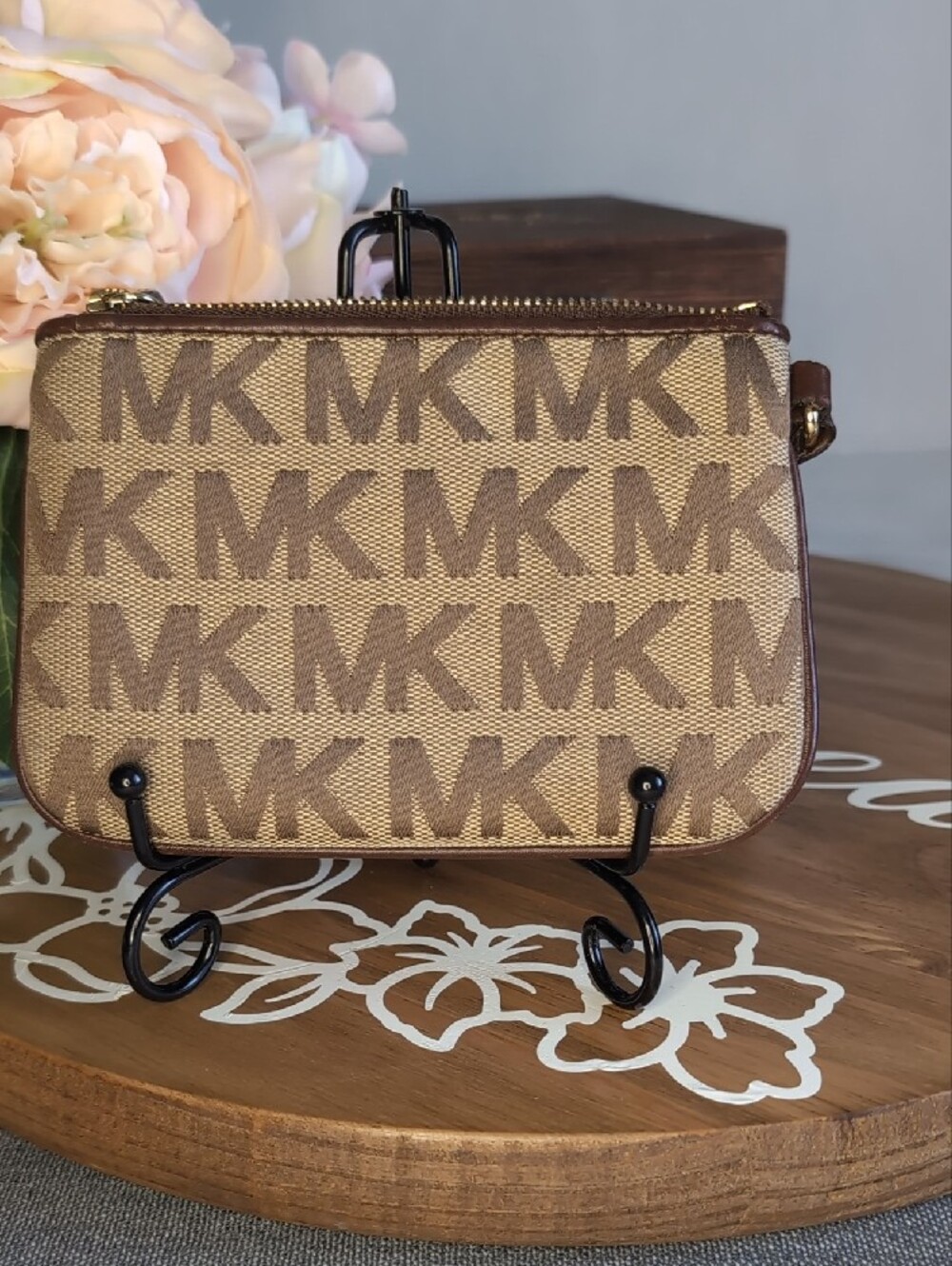 🌹Michael Kors Signature MK Canvas Wristlet - Picture 2 of 13